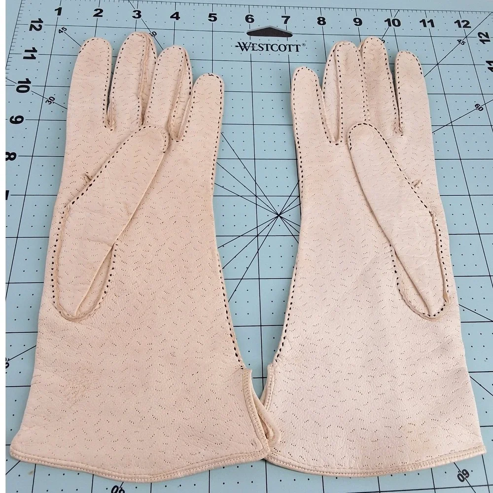1950s Vintage Cream Leather Gauntlet Gloves Black Starburst Embroidery‎
